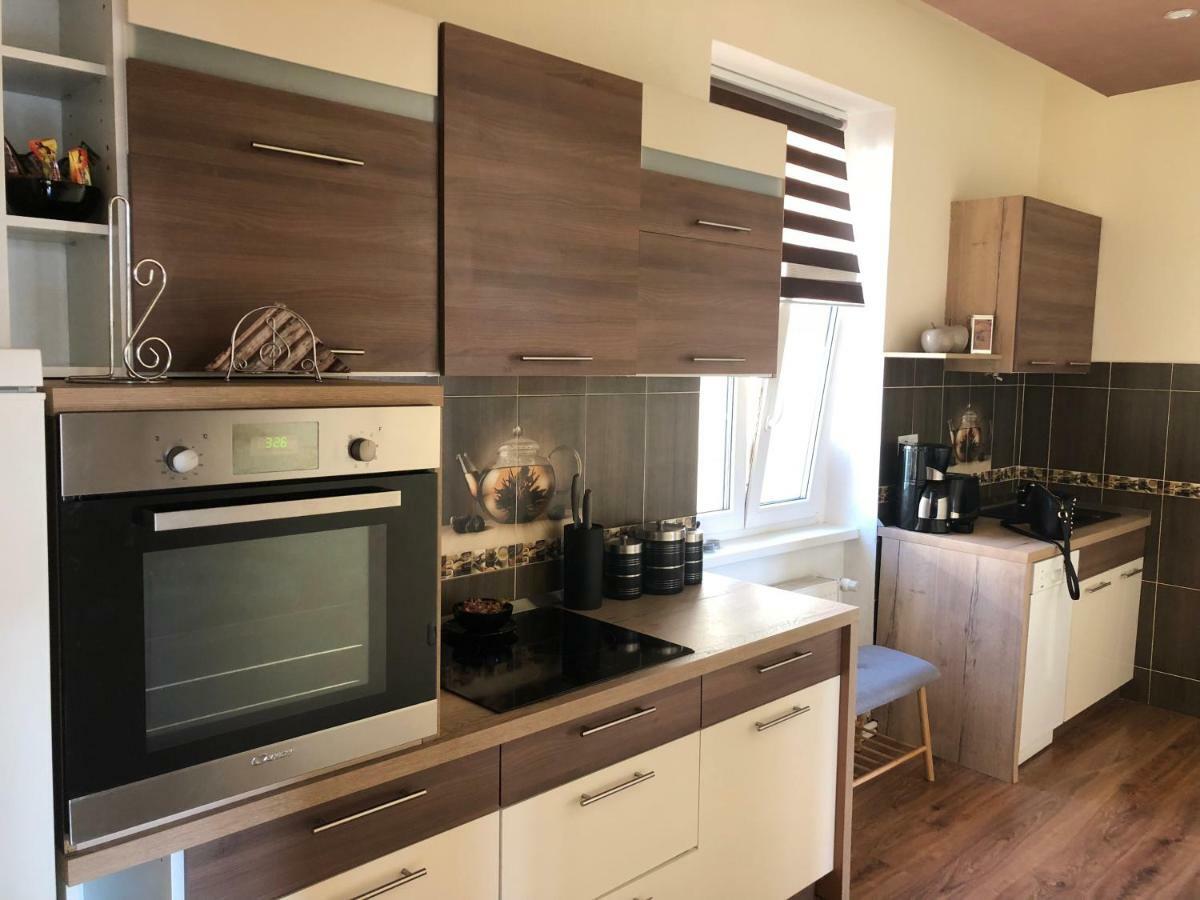 Апартаменты Lili Apartman Марианске-Лазне Экстерьер фото