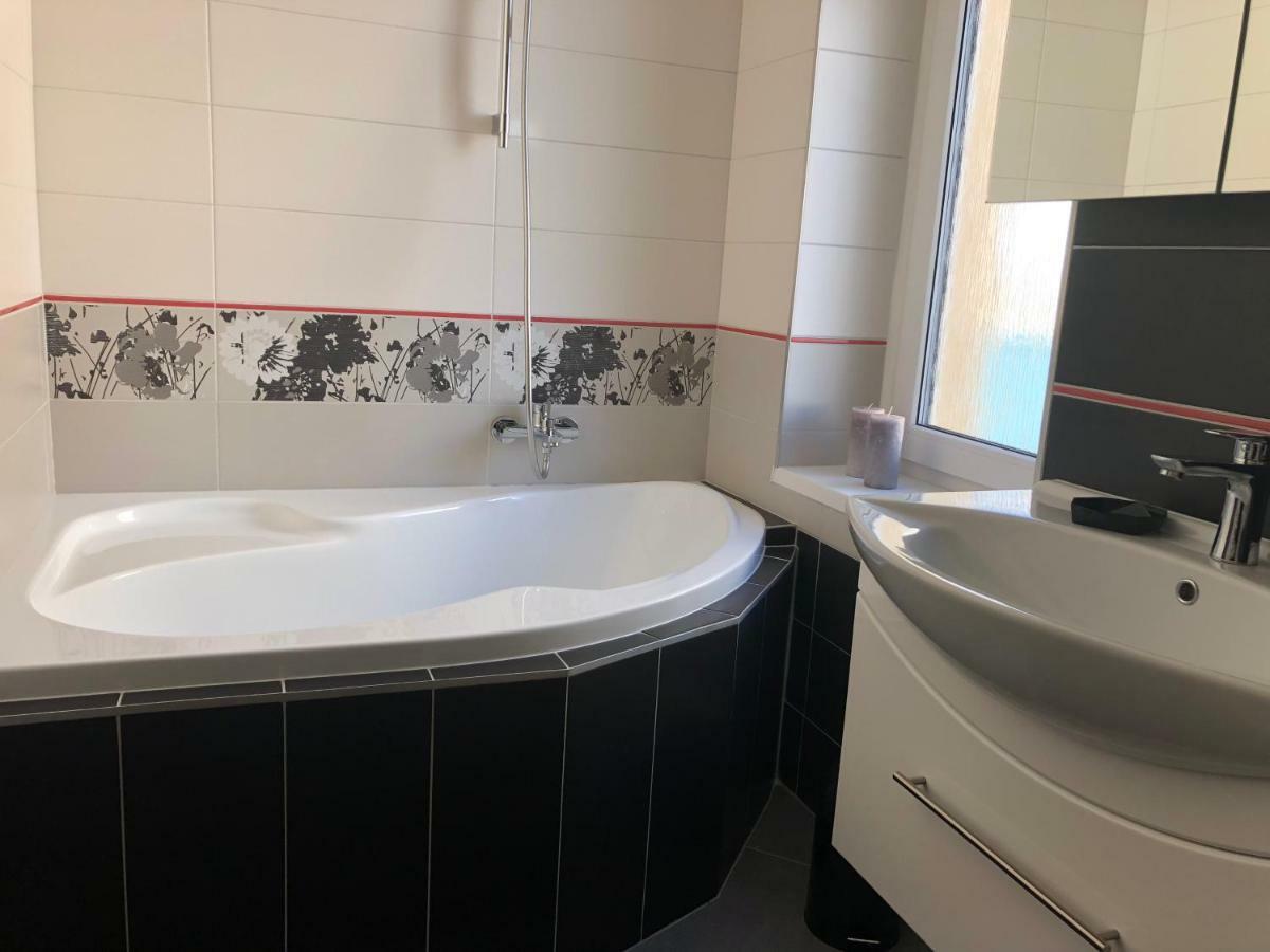 Апартаменты Lili Apartman Марианске-Лазне Экстерьер фото