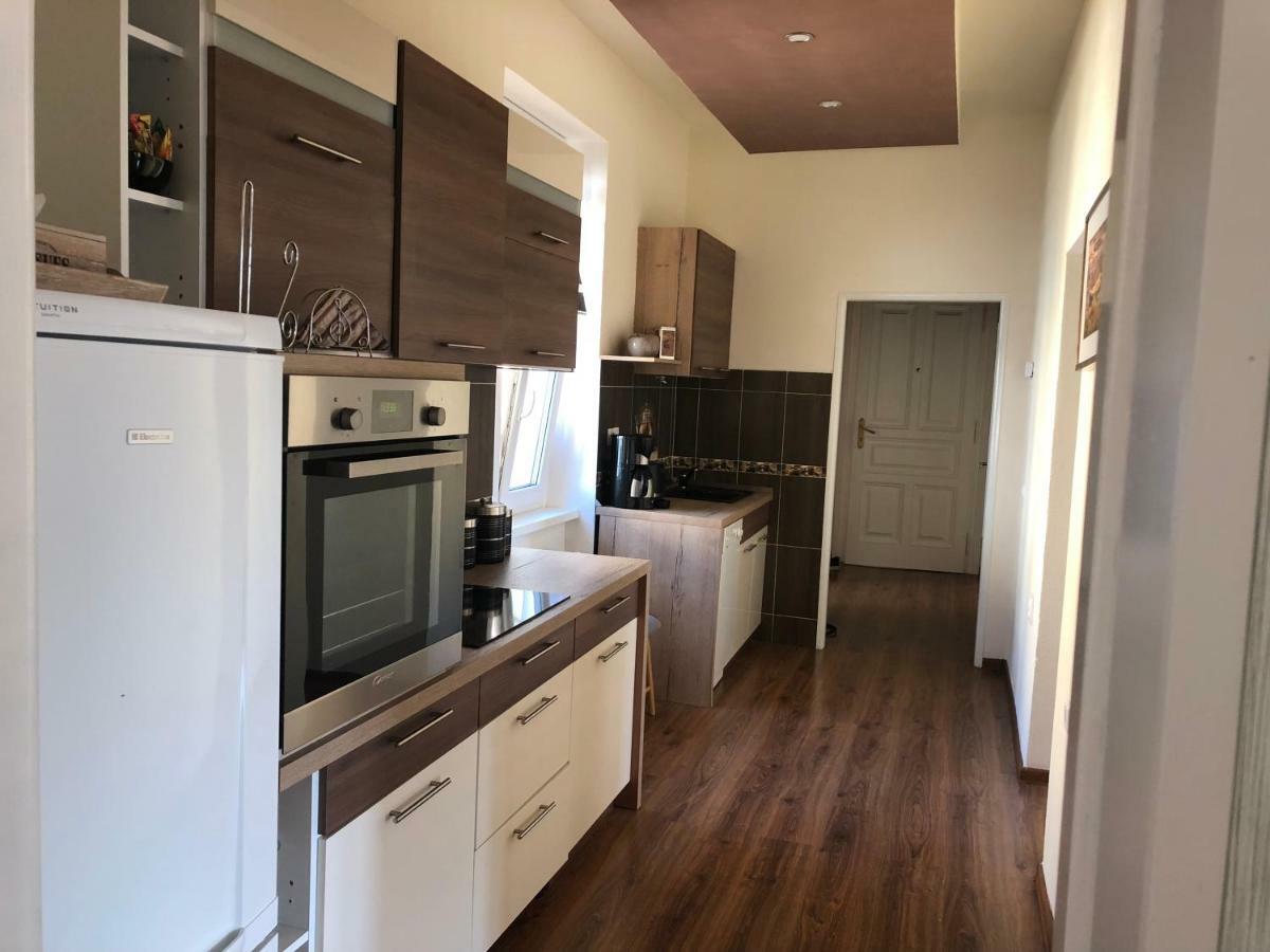 Апартаменты Lili Apartman Марианске-Лазне Экстерьер фото